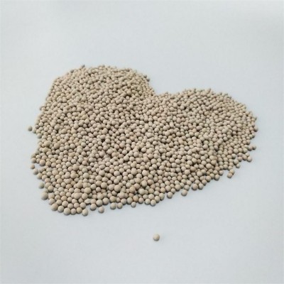 Bentonite desiccant granules